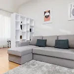Apartament Smart House *